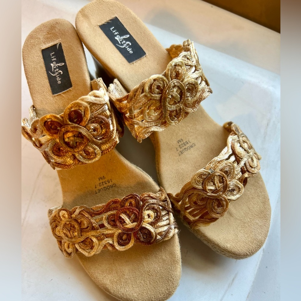 Life Stride women’s size 9 shoes